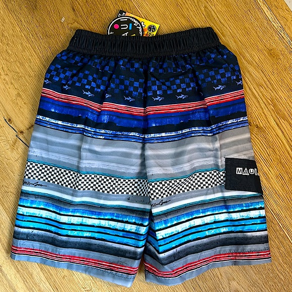 Maui NWT swim trunks with pocket size 7 - Picture 4 of 5